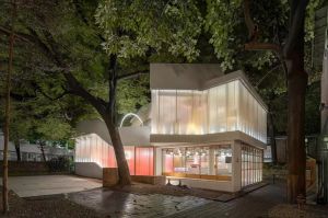 阳光板网红小屋